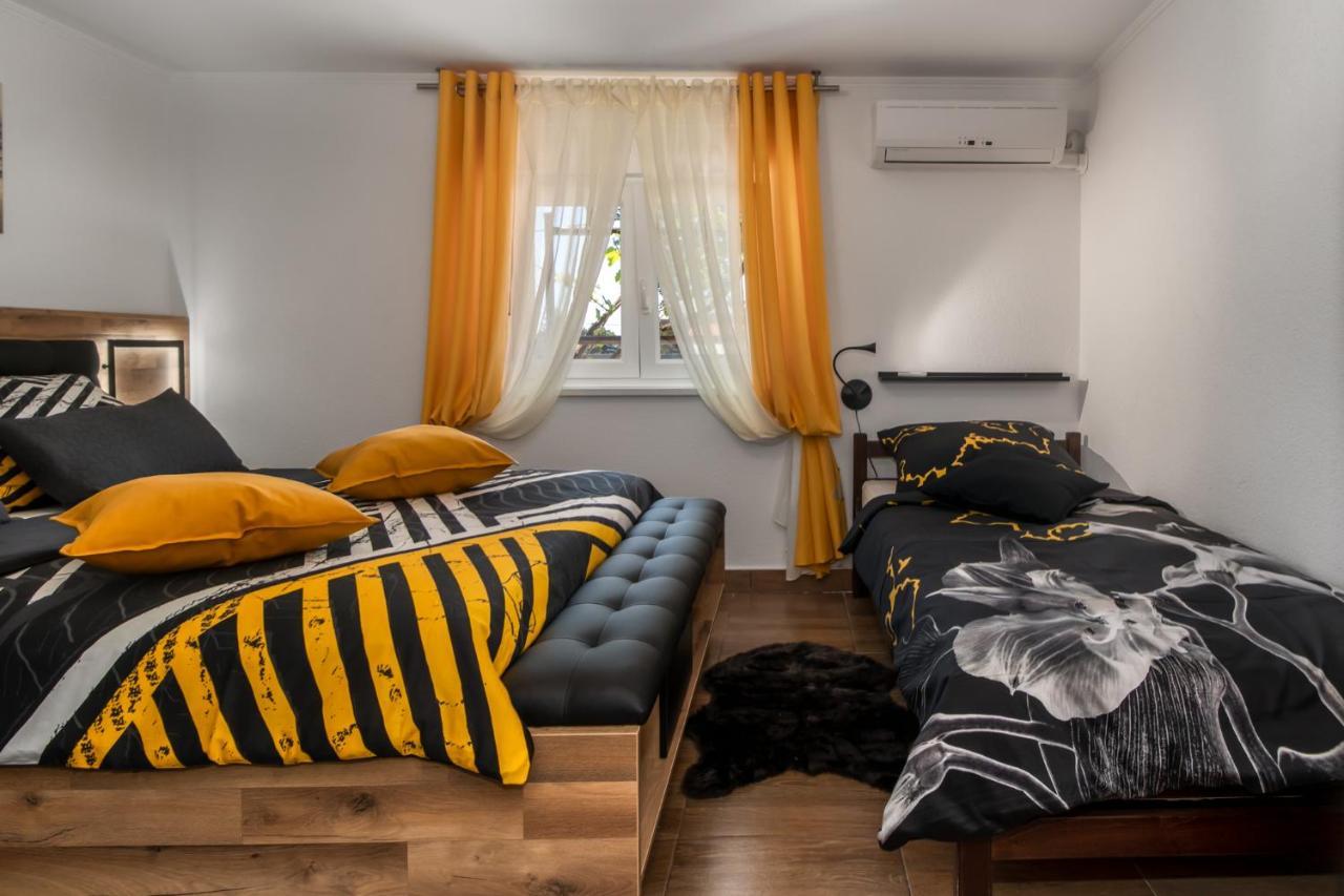 Apartments Mila Klenovica Exterior photo
